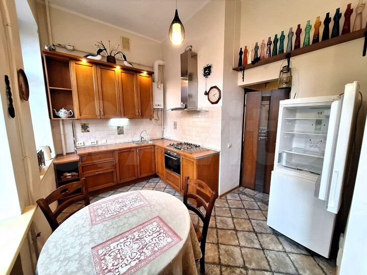 3-к. квартира, 100 м², 2/6 эт.