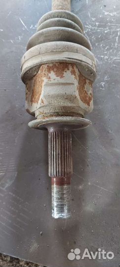 Привод задний левый на Nissan Skyline v35