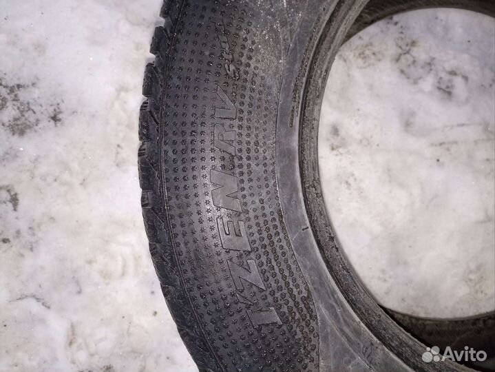 Kumho I'Zen RV Asymmetric 265/65 R17