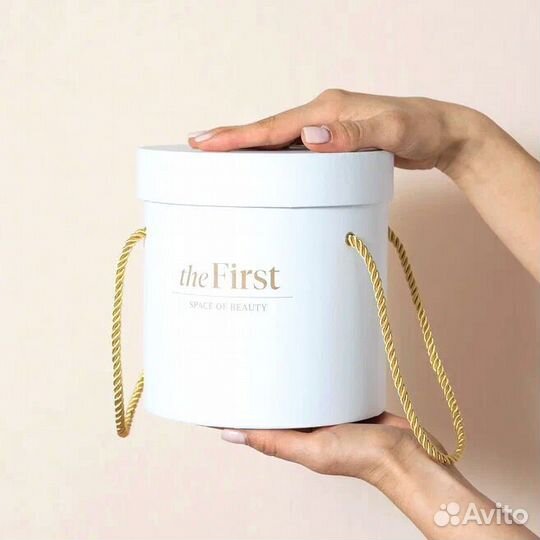 Шляпная коробка на заказ с лого