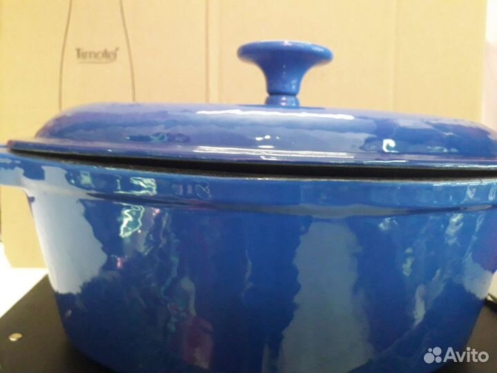 Кастрюля чугунная