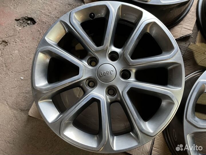 Оригинальные диски R18 5x127 Grand Cherokee WK2
