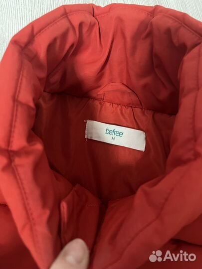 Продам демисезонную куртку(пуховик)