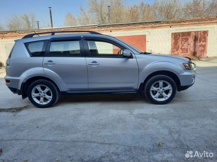 Mitsubishi Outlander 2.4 CVT, 2011, 211 500 км