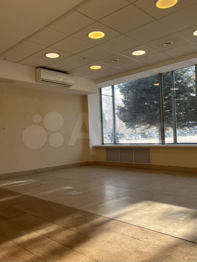 Банк,мфо,ломбард,фин компания,60 м²