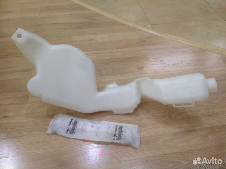 Бачок омывателя на Acura RDX 2007-2010