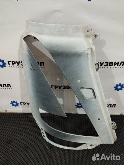 Окантовка правой фары Volvo FH5 84448800