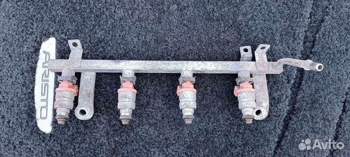 Рампа топливная с форсунками Авео т200 т250 1.2