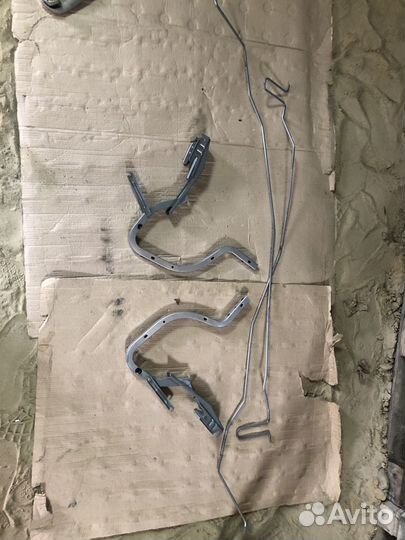 Петли крышки багажника Камри 40