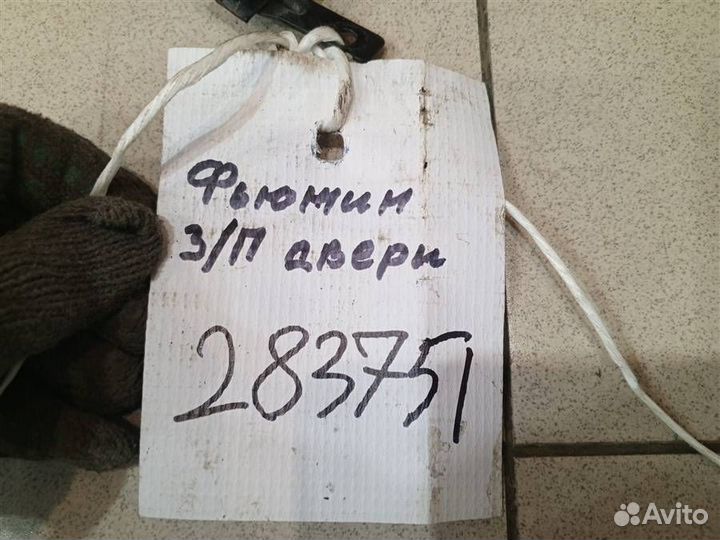 Направляющая стекла двери задней правой Ford Fusi