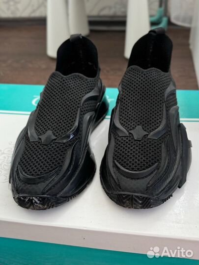 Кроссовки женские