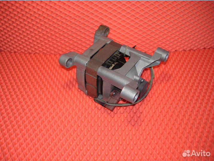 Двигатель для стиральной машины Indesit Ariston