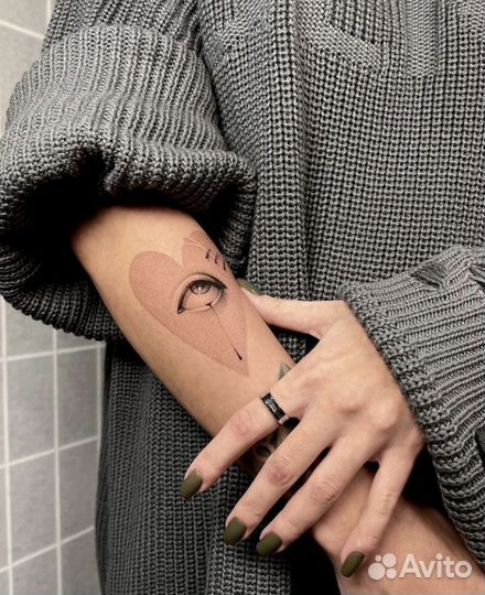 Модель на тату за расходники