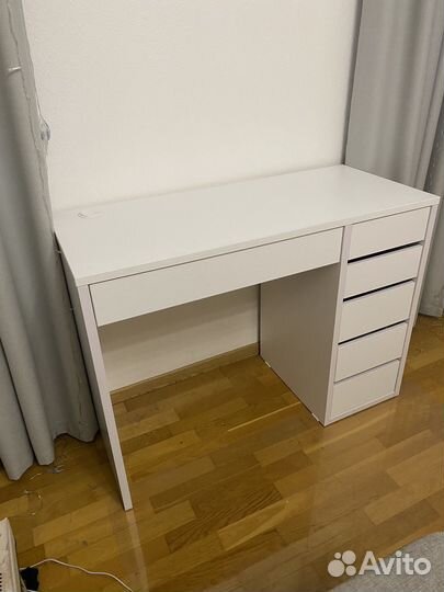 Письменный стол белый