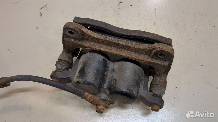 Суппорт Toyota Venza, 2009