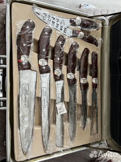 Набор ножей и столовых приборов в кейсе новый