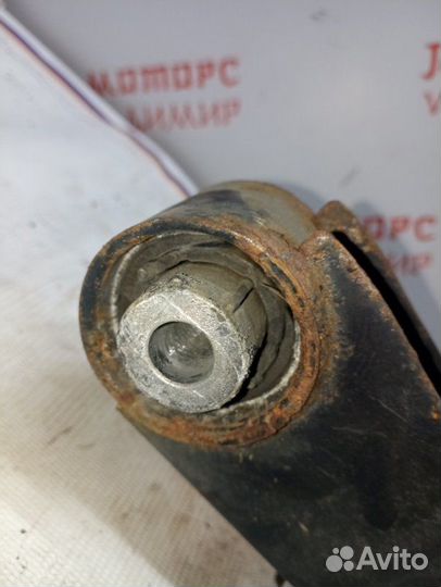 Рычаг подвески нижний задний правый Volkswagen