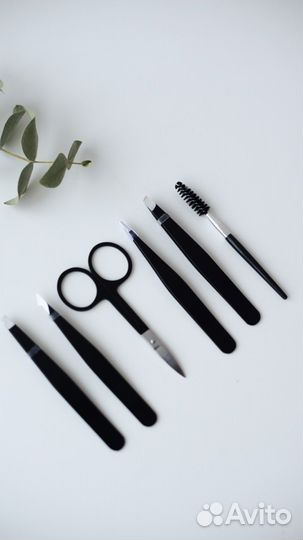 Набор пинцетов для бровей в чехле