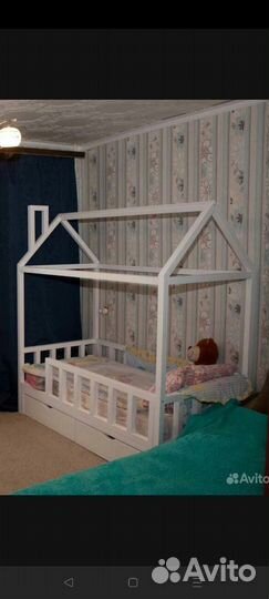 Кровать-домик детская