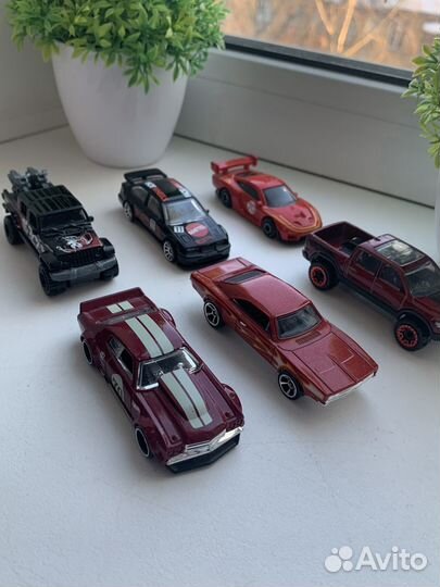 Hot wheels машинки