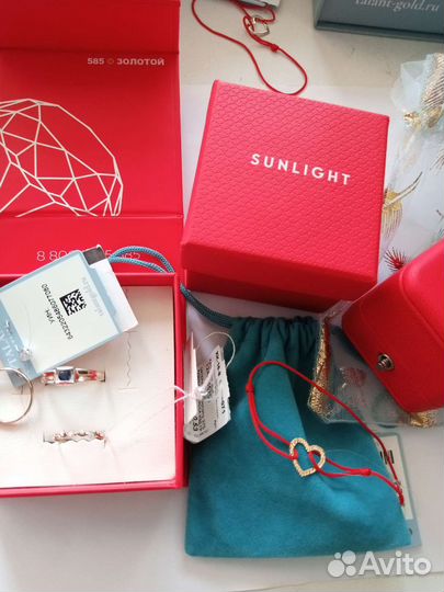 Подарочная коробка