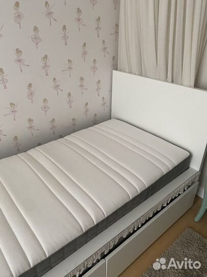 Кровать IKEA мальм с матрасом