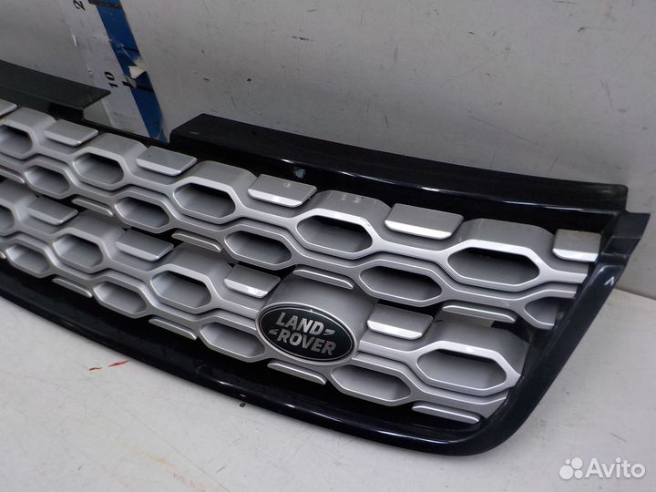 Решетка радиатора Land Rover Discovery Sport 2015