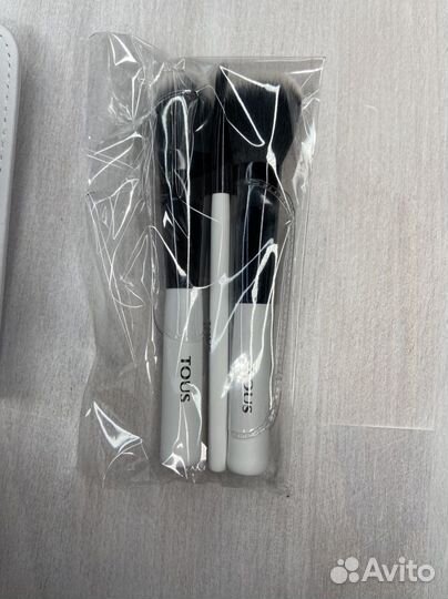 Tous косметичка с кистями для макияжа