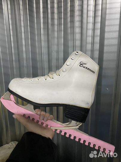 Коньки фигурные женские 38 размер