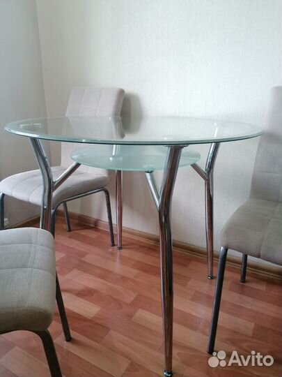 Кухонный стол стеклянный круглый