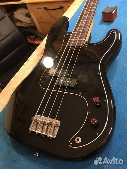 Бас-гитара Holly Splendor