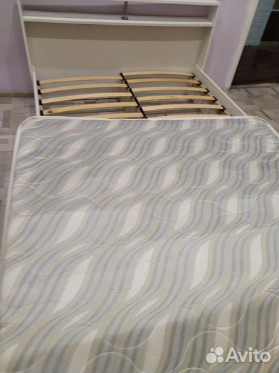 Кровать, стол б. у