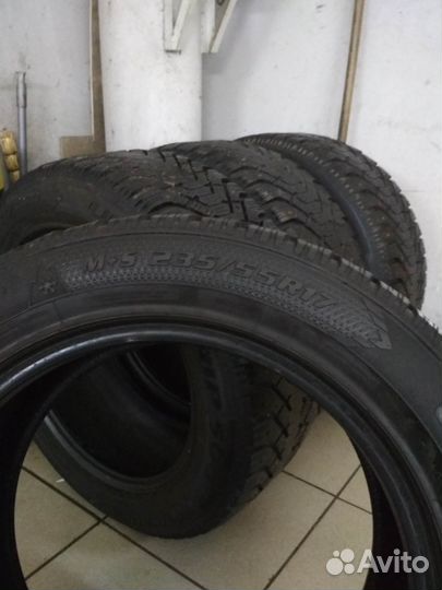 Goodyear UltraGrip 500 235/55 R17