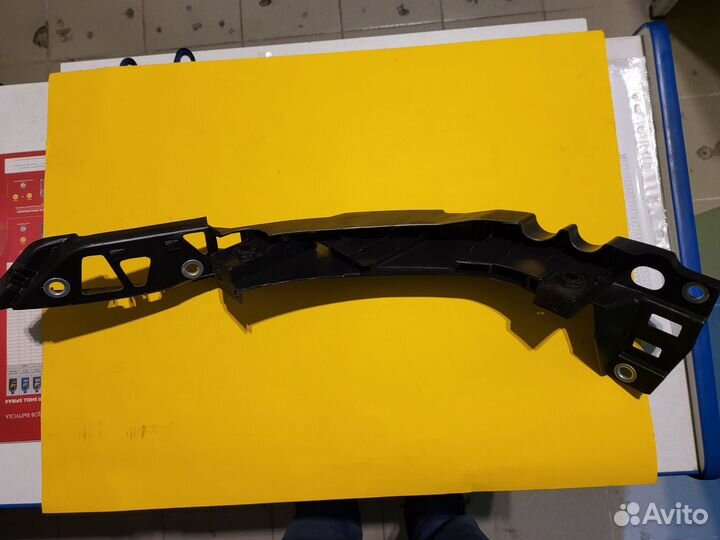 Кронштейн подфарный правый Polo 2010-2020