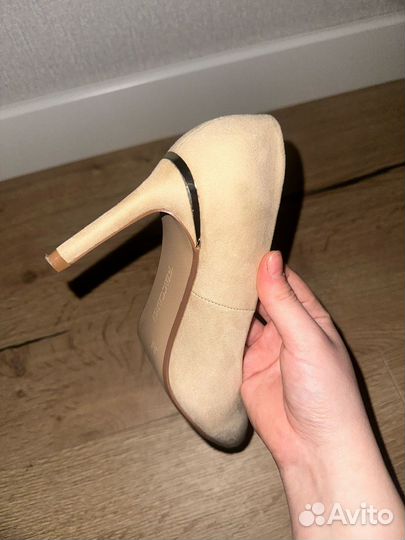 Туфли женские 36 размер бежевые