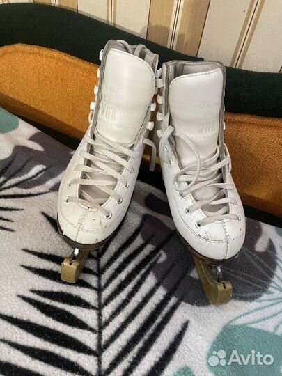 Фигурные коньки wifa 28