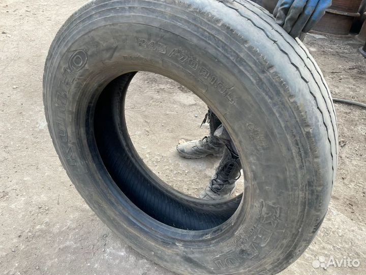 Грузовая шина бу 245 70 R19.5 Kumho