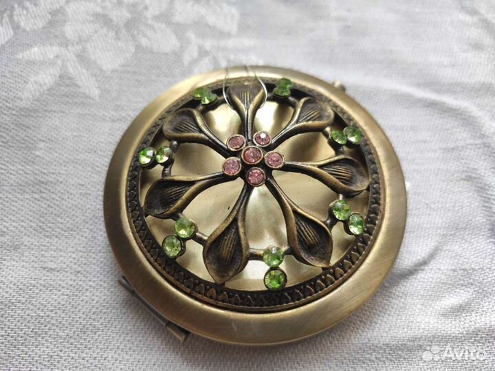 Зеркало карманное