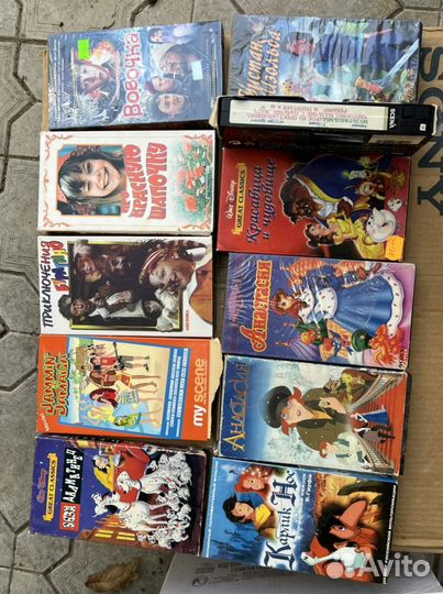 Видеокассеты мультфильмы и детские фильмы