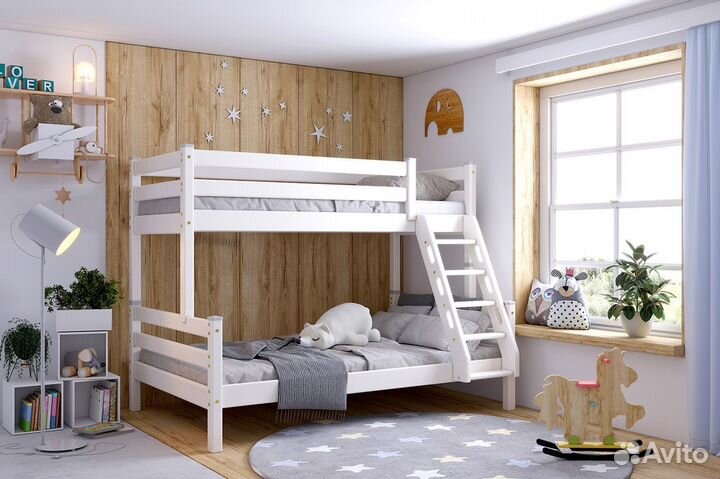 Двухъярусная кровать с пружинными матрасами