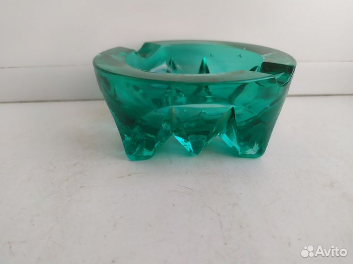 Пепельница старинная, изумрудное зеленое стекло