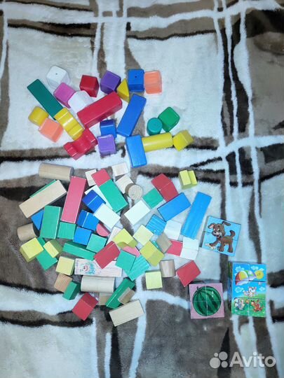 Кубики (деревянные, пластмассовые)