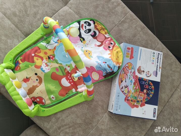 Развивающий коврик с пианино