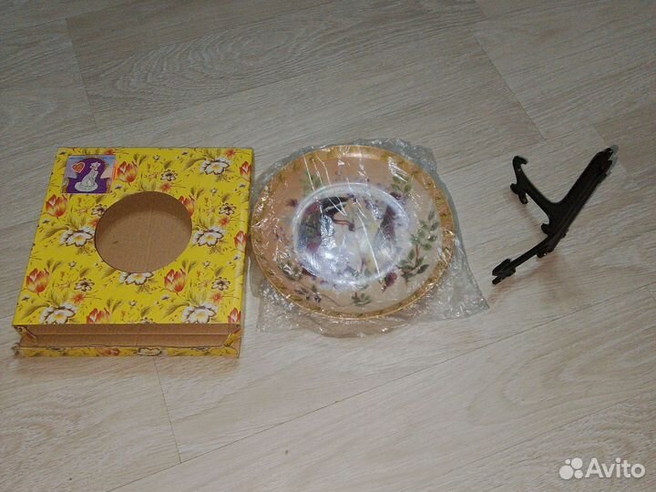 Декоративная тарелка с птичками