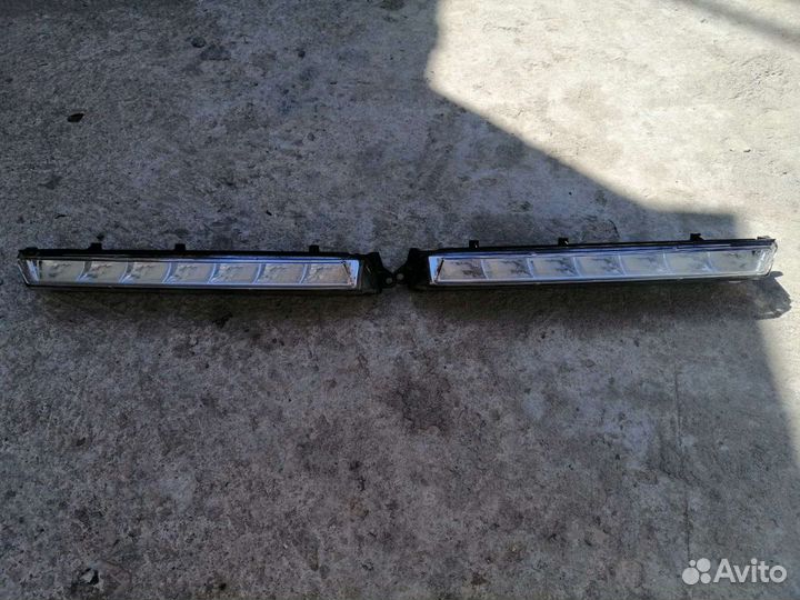 Ходовой огонь правый новый Mercedes Gl 350