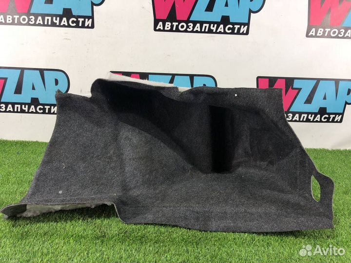 Обшивка отсека багажника правая Ford Mustang