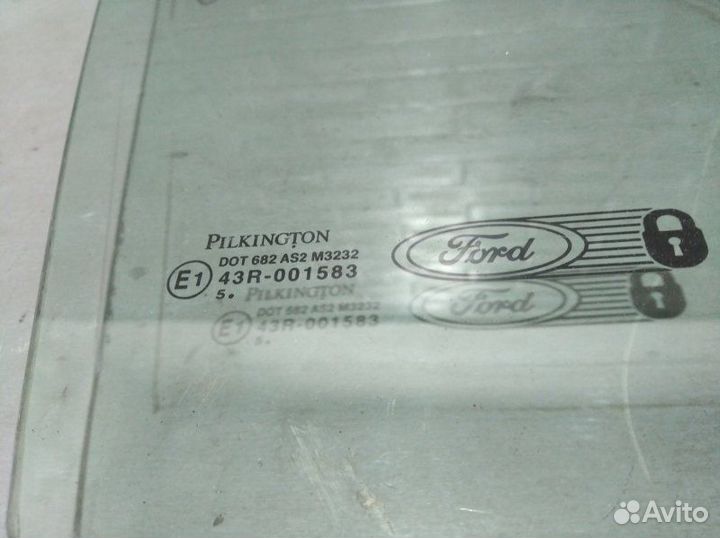 Стекло двери переднее правое Ford Fusion хетчбек 1