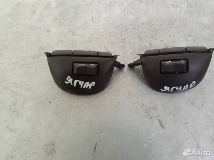 Кнопки управления на руле Jaguar X-Type 2002