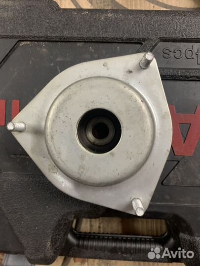 Опора передней стойки новая