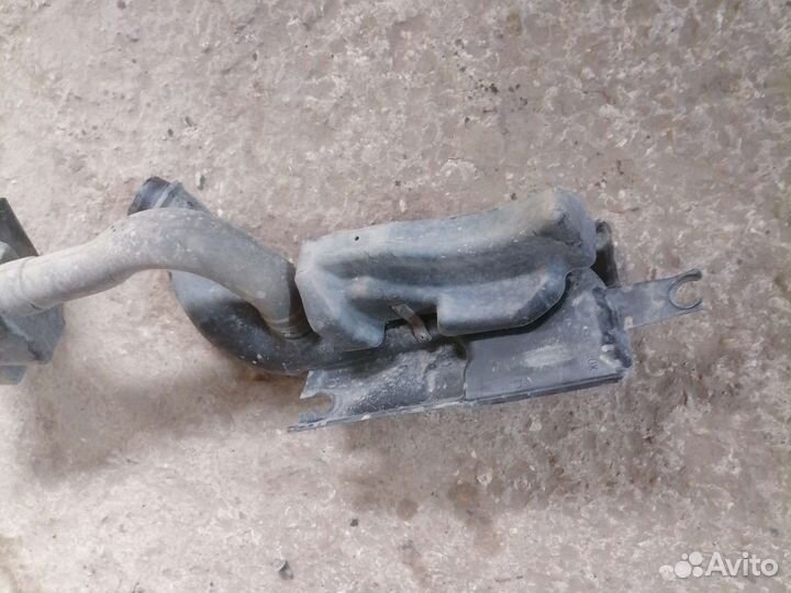 Резонатор воздушного фильтра Kia Spectra